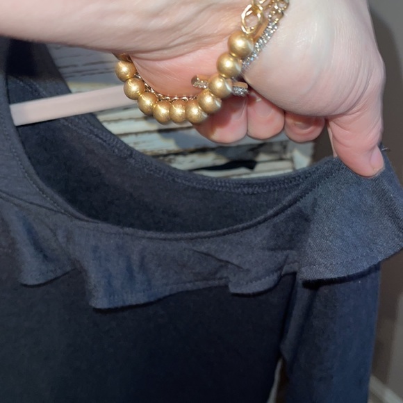 NWOT Mossimo grey cold shoulder sweater size xxl so cute and soft brand new - Picture 4 of 6